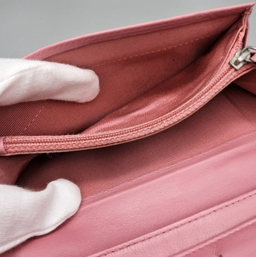 🩷CHANEL Pink Quilted Leather Wallet🩷 - Picture 13 of 16